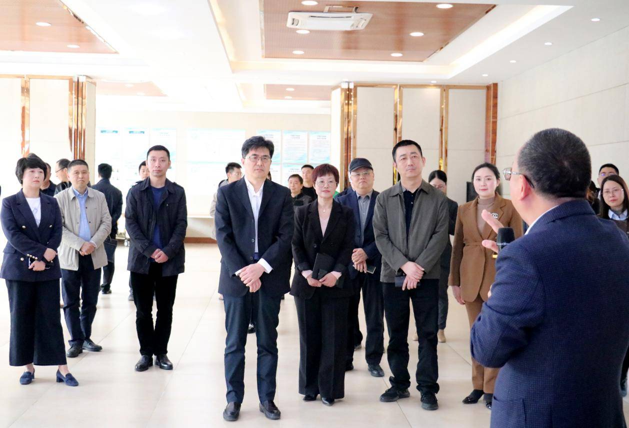 国家市场监管总局二级巡视员陈海洋一行莅临三益康养、金东社工调研